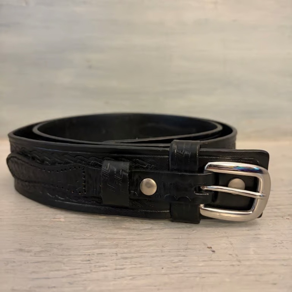 Guide Gear Genuine Black Leather Embossed Weave‎ Pattern Belt 42" Good Condition